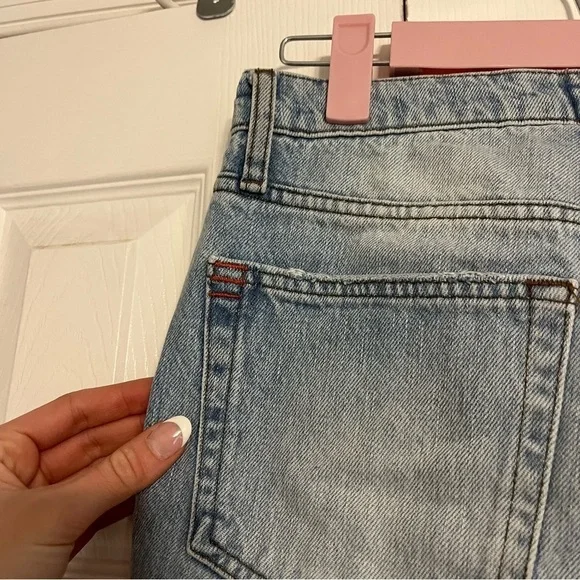 Urban Outfitters BDG High-Waisted Slim Straight Jean – Ripped Light Wash - Picture 5 of 9